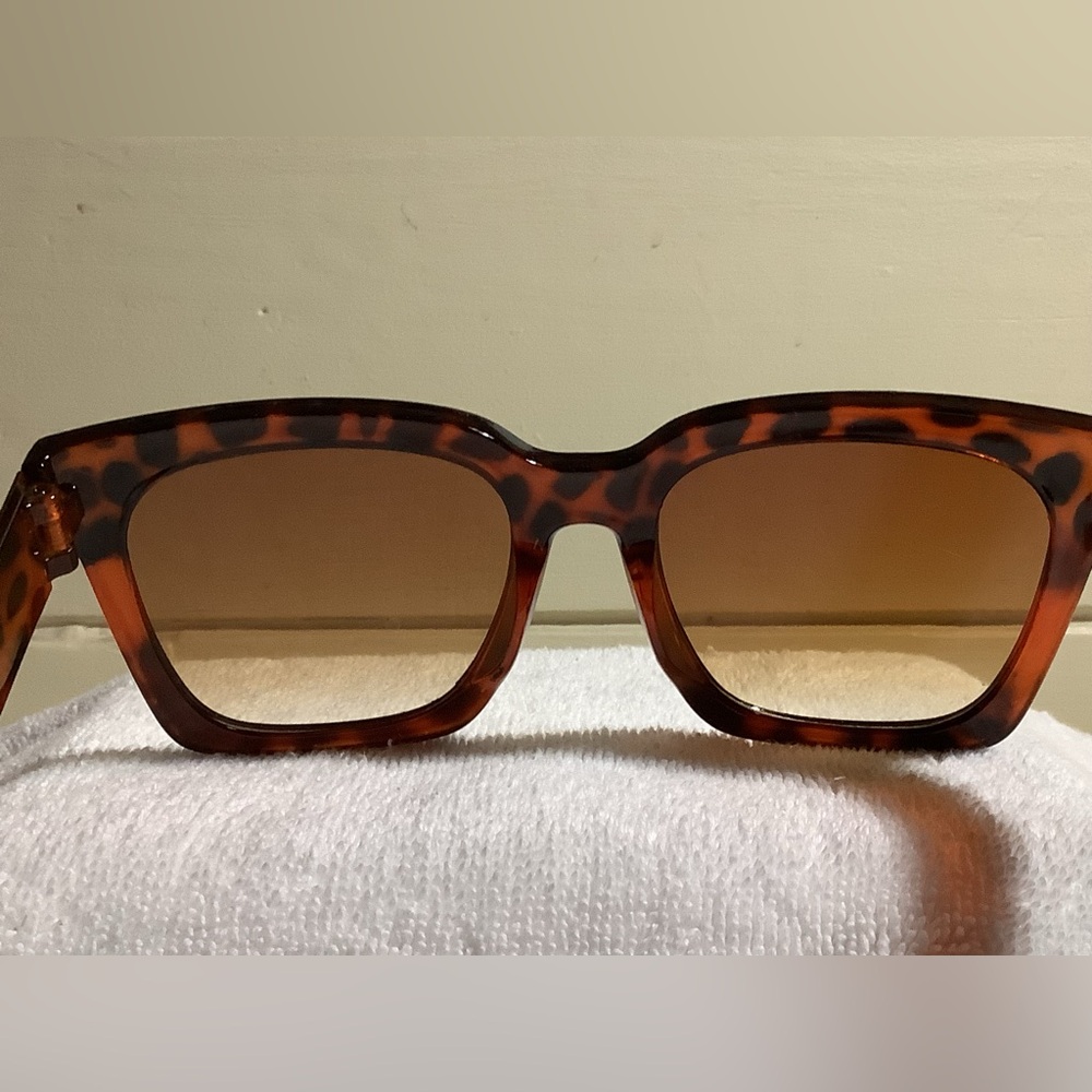Tortoise Shell Deep Red/Brown Square Fashion Sung… - image 6